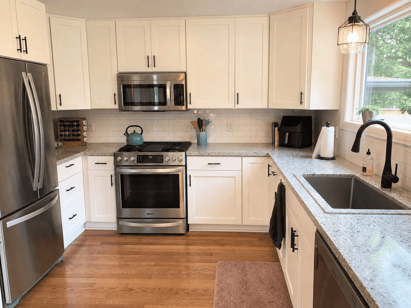 Kitchen cleaned by RS CLEANING CO